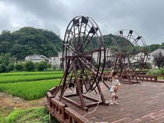 -高荡千年布依古寨旅游景区