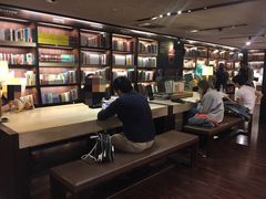 看书的人们-诚品书店(敦南店)