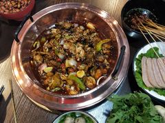 -虾弄弄海派小龙虾·牛羊蝎子火锅