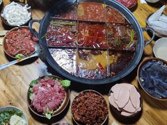 -正南齊北重庆老火锅(光华村直营店)