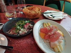 烤牛肉沙拉-羽深肉铺 Steak & Wine