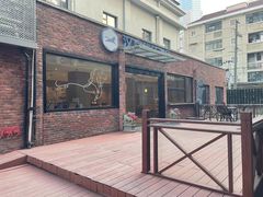 -汉庭优佳(上海娄山关路地铁站店)