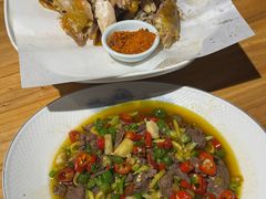 -头上红煨盐鸡·非遗院子餐厅