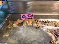 -J Daeng Seafood