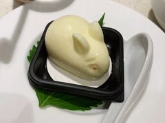 酸奶小兔子-海底捞火锅鲜切牛肉主题店(长寿路店)