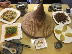 -山珍王国·云南野生菌石锅鱼
