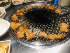 梅花肉-韩聚屋韩国烤肉餐厅(新北万达店)