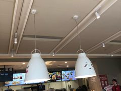 -肯德基(西影路店)