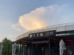 -饮湖威士忌鸡尾酒吧