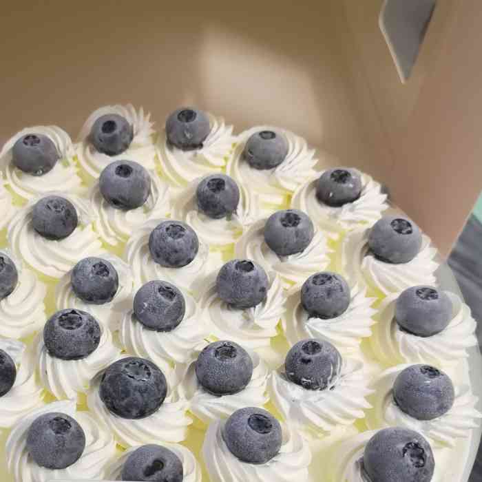 米兰米苏蛋糕(向高店)-"设计和一般的面包店不太一样,喜欢.冰淇淋.