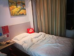 -怡莱酒店(北京纪家庙地铁站店)