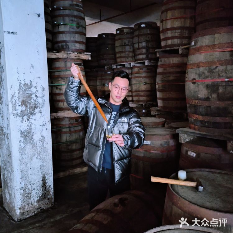 腊八节探秘大芹🥃酒厂，🌅黄昏的大芹太美了