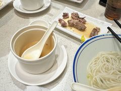 -香港新发烧腊茶餐厅(水围店)