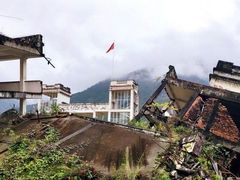 -四川汶川特大地震漩口中学遗址