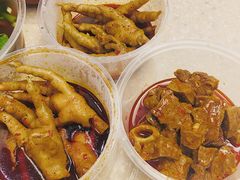 -爆炸头阿姨小四川正宗川味小吃(无任何分店)