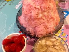 新鲜草莓棉花甜-Ice Monster冰馆·CNN评选全球十大甜品(国贸商城店)