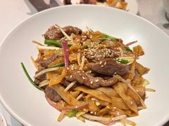 干炒牛河-汤城小厨•粤菜•靓汤(苏州街店)
