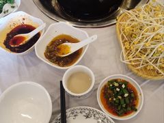 -鲁朗纳麦石锅鸡庄园
