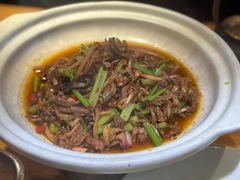 -帅巴人舅母子腊蹄民俗村