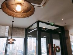 大堂-星巴克(济南美莲广场店)