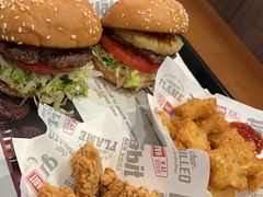 -The Habit Burger Grill 哈比特汉堡(世博店)