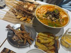 -粉八·云南米线·建水烧烤(常熟路店)