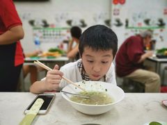 餐具摆设-Pho Hoa Pasteur