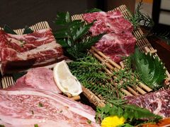 -山川小町·极番烧肉(新地假日广场店)