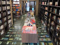 -钟书阁(松江泰晤士小镇店)