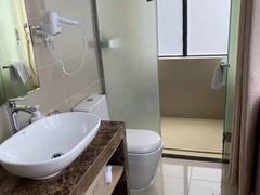 -柏曼酒店(合肥国购广场三里庵地铁店)