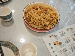 -汗腾格里·风味餐厅(新疆驻京办店)