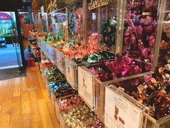 -VENCHI 闻绮(上海佛罗伦萨小镇店)
