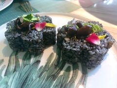 黑松露墨鱼菌菇饭-蜜桃花开·中西融合菜E&W(南长街店)