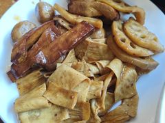 -老鼎万春卤菜(五代传承创始老店)