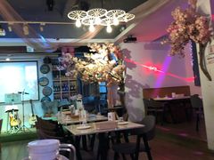 -樱花里音乐餐吧·牛扒椰子鸡(东圃店)