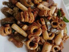 藕尖青瓜炒鱿鱼-东豪园林海鲜酒家(南港路辅路店)