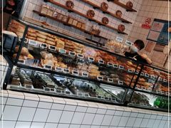 面包甜点陈列柜-81BAKERY(大学路店)