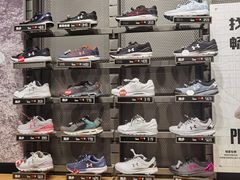 -UNDER ARMOUR(新燕莎奥莱店)