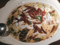 -江渔儿酸菜鱼专门店(明珠广场店)