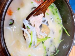蒙自过桥米线-麦麦山云南菜(复地活力城店)