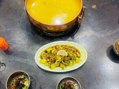 -三锅莊·牦牛肉火锅·香格里拉特色藏餐宴请餐厅(菱角塘路店)