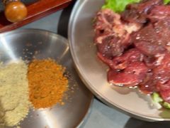 -围炉肉舍•炭烤活鳗•丹东海鲜烤肉(步行街店)