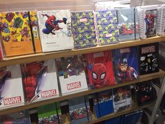 -名创优品(北京新中关购物中心地铁层店)