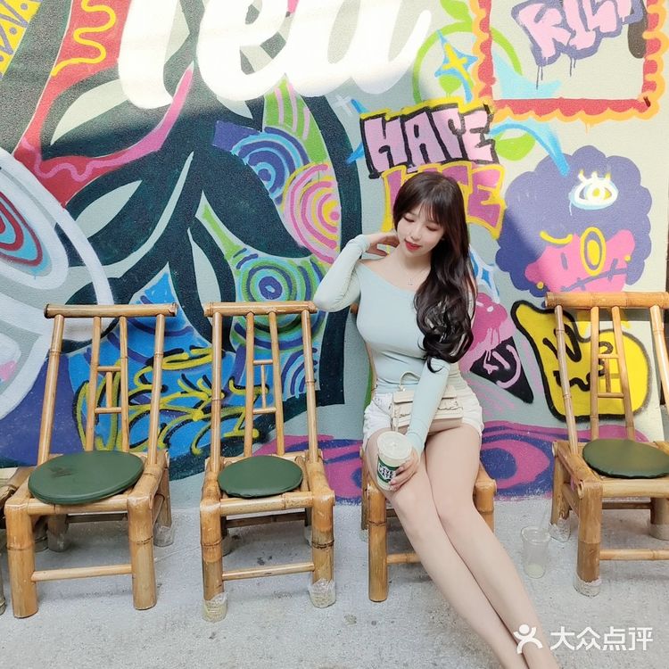 发现了东山口一家宝藏店铺!街头涂鸦风马黛茶