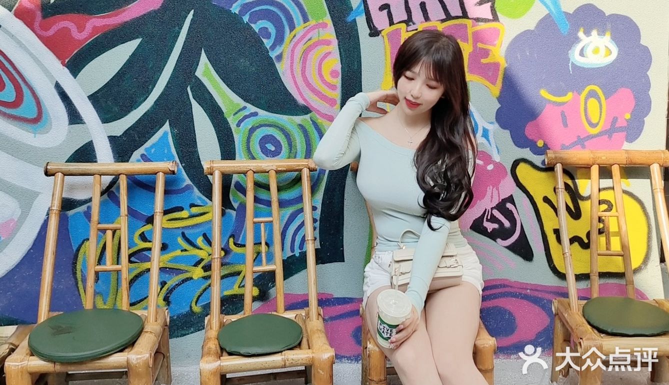 发现了东山口一家宝藏店铺！街头涂鸦风马黛茶