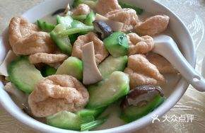Fish Cakes in Clear Soup with Wax Gourd