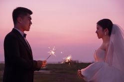 -雪中彩影婚纱摄影·微光艺术中心