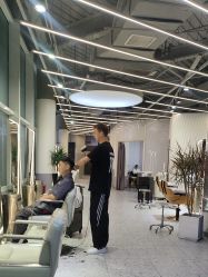 -PE SALON 