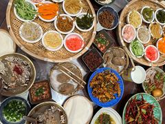 -包整·丝娃娃(一览甲秀楼风景店)