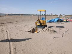 -亿利库布其七星湖沙漠生态旅游区